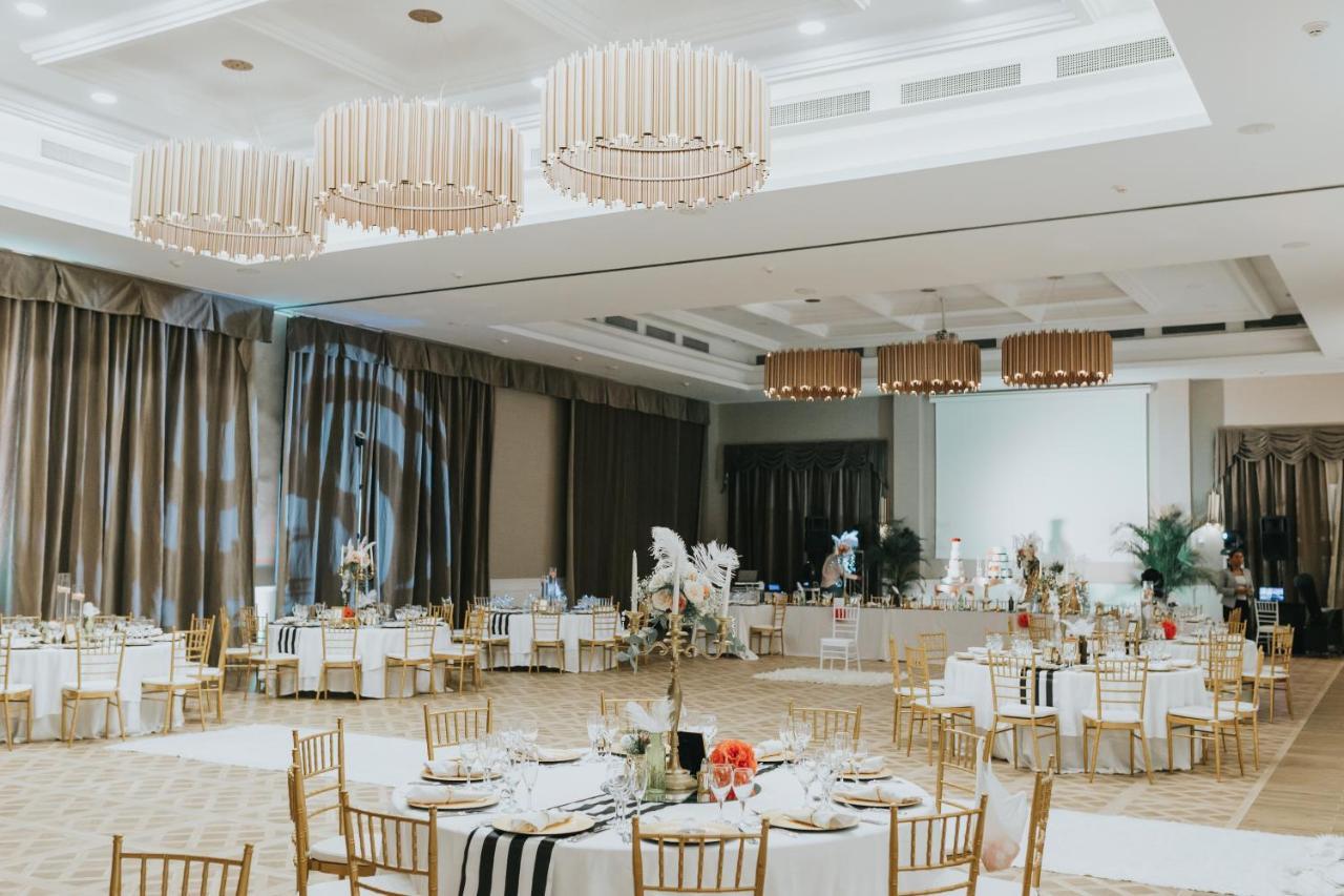 Majestic Elegance Punta Cana (Adults Only) Dış mekan fotoğraf The ballroom of the hotel