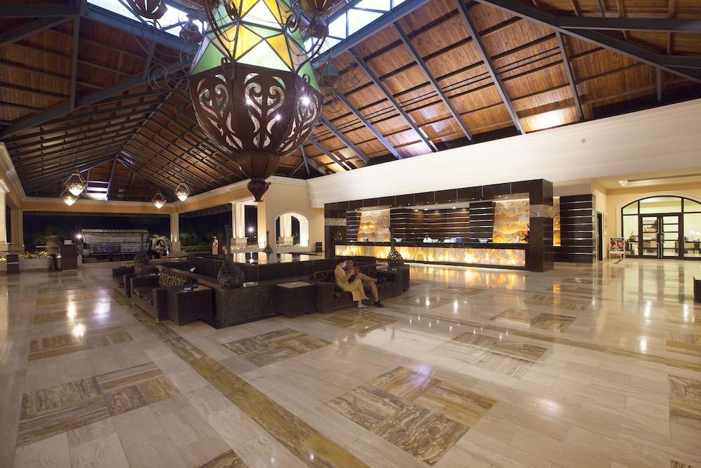 Majestic Elegance Punta Cana (Adults Only) Dış mekan fotoğraf Lobby