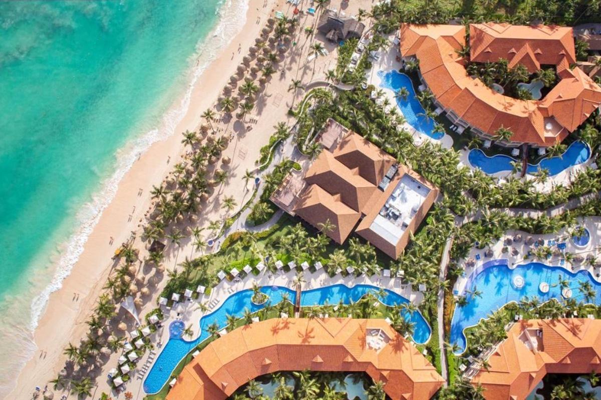 Majestic Elegance Punta Cana (Adults Only) Dış mekan fotoğraf Aerial view of the resort