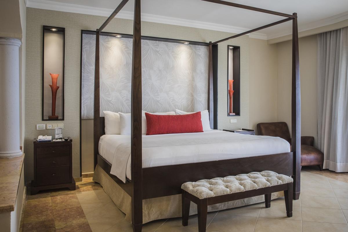 Majestic Elegance Punta Cana (Adults Only) Dış mekan fotoğraf A bedroom at the Hard Rock Hotel