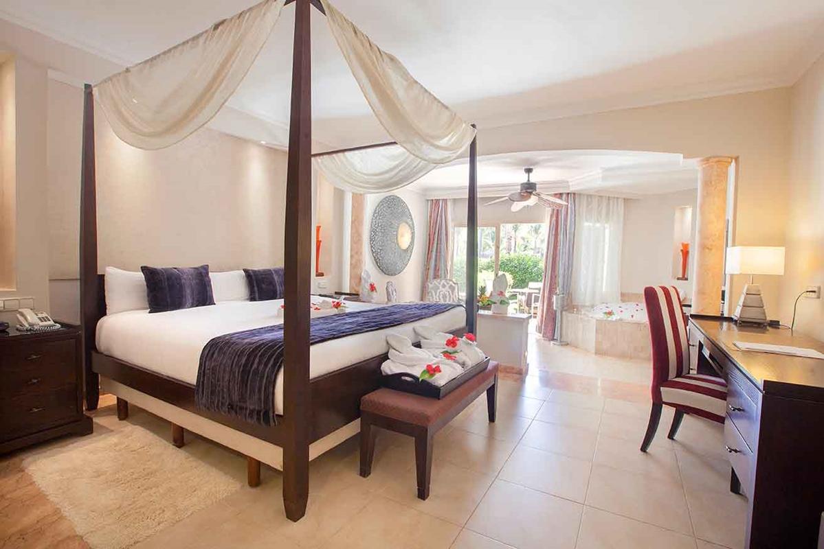 Majestic Elegance Punta Cana (Adults Only) Dış mekan fotoğraf Junior Suite