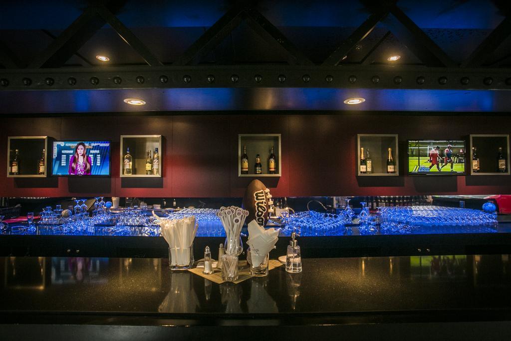 Majestic Elegance Punta Cana (Adults Only) Dış mekan fotoğraf The bar at the 2015 FIFA Club World Cup